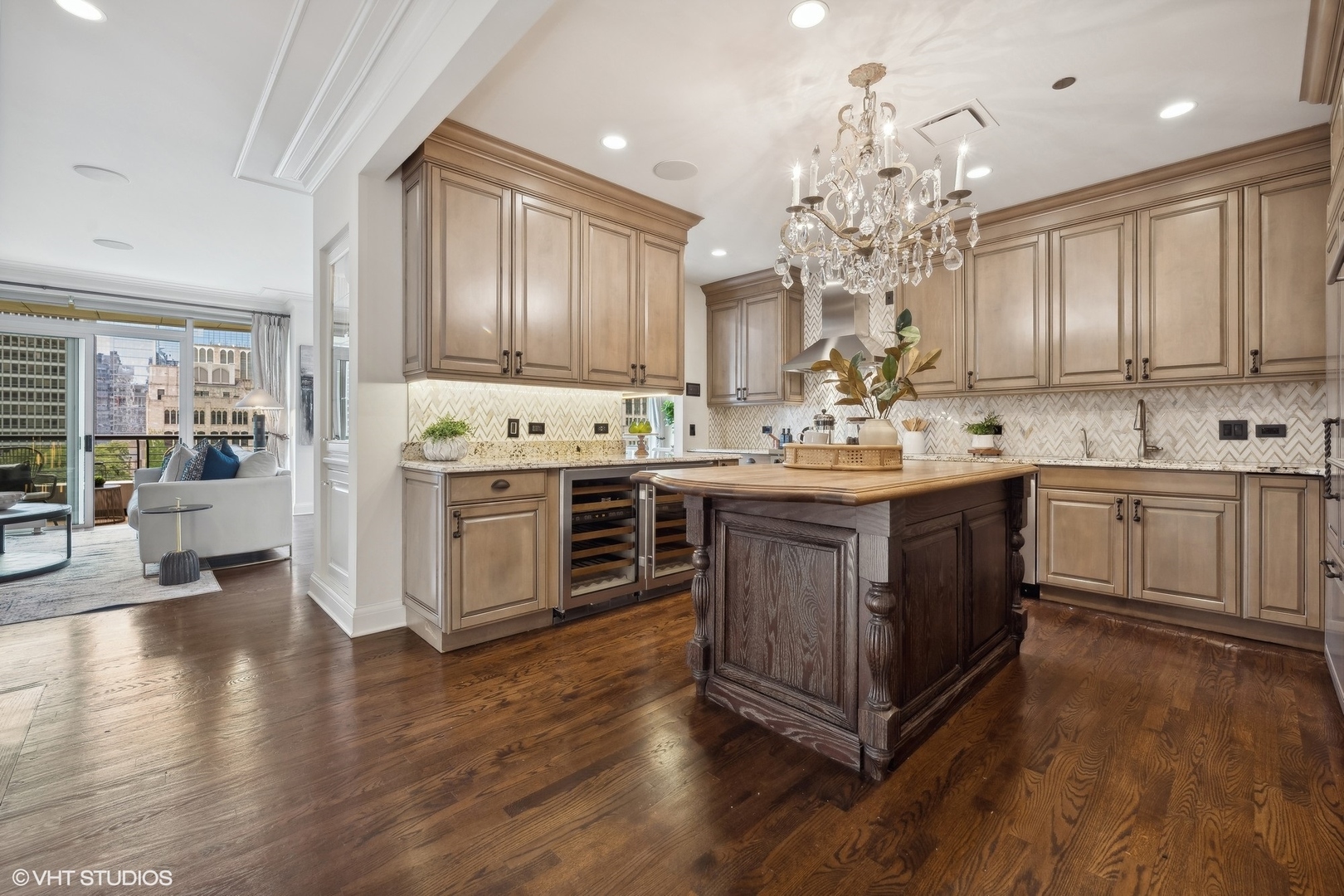 270 E Pearson Street 701-801 Property Photo 19