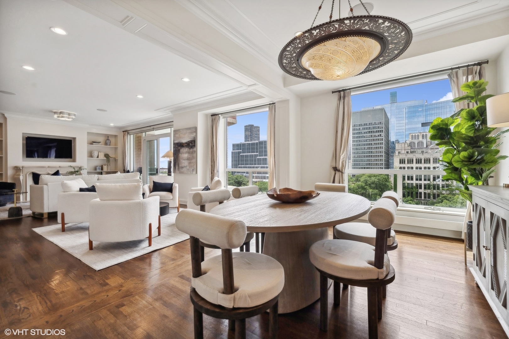 270 E Pearson Street 701-801 Property Photo 25