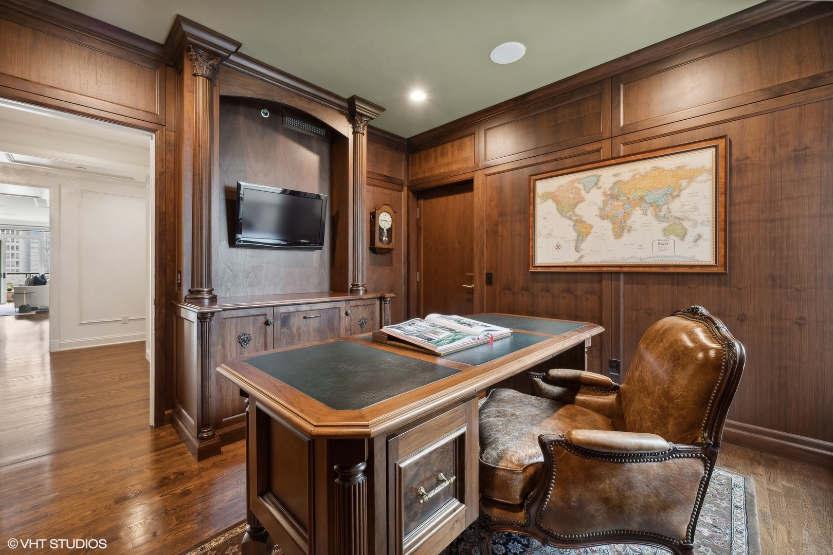 270 E Pearson Street 701-801 Property Photo 26