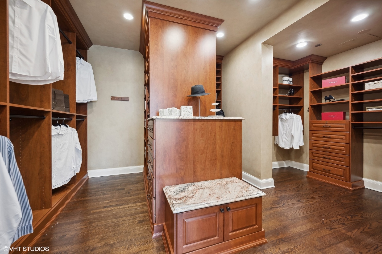 270 E Pearson Street 701-801 Property Photo 32