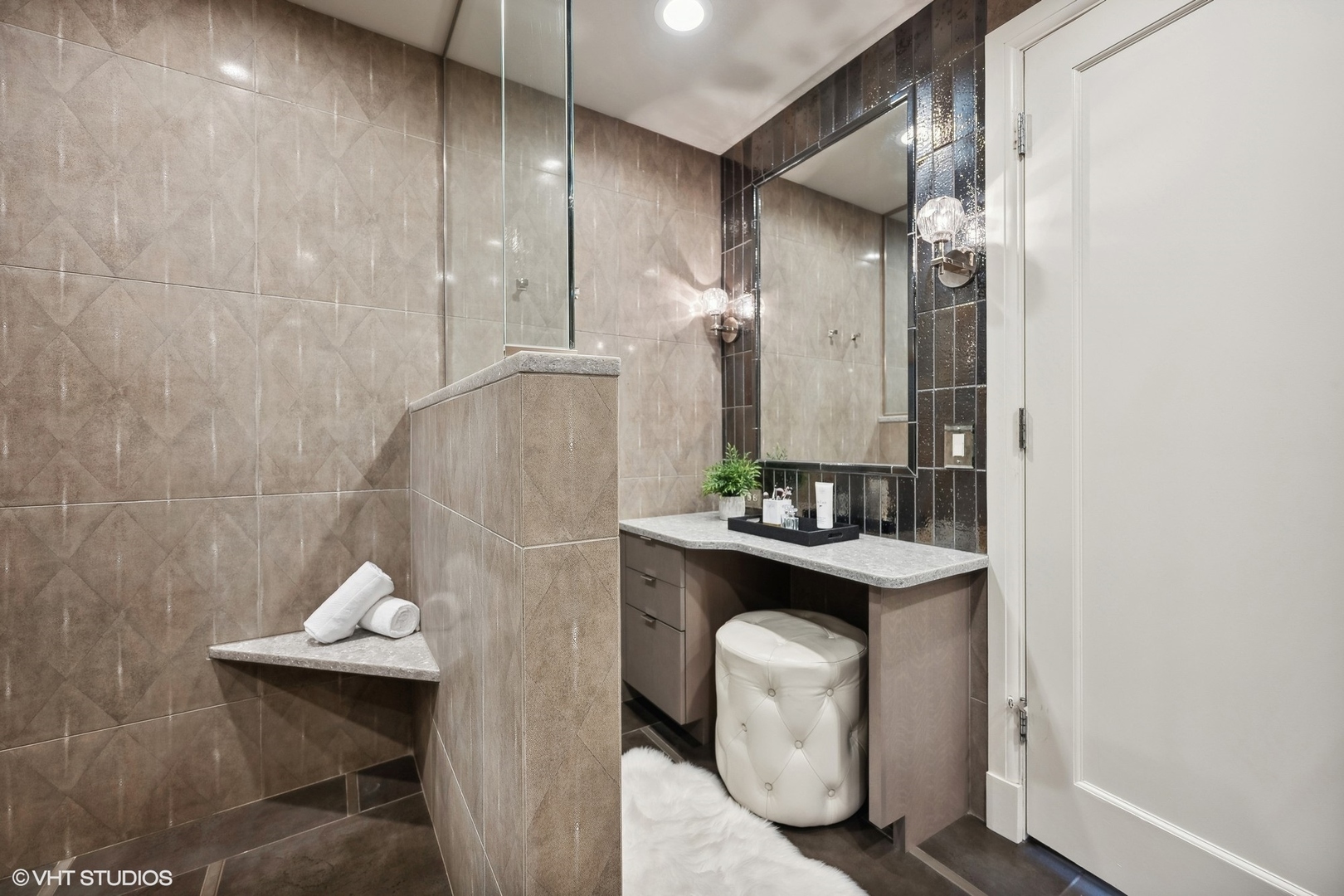 270 E Pearson Street 701-801 Property Photo 34