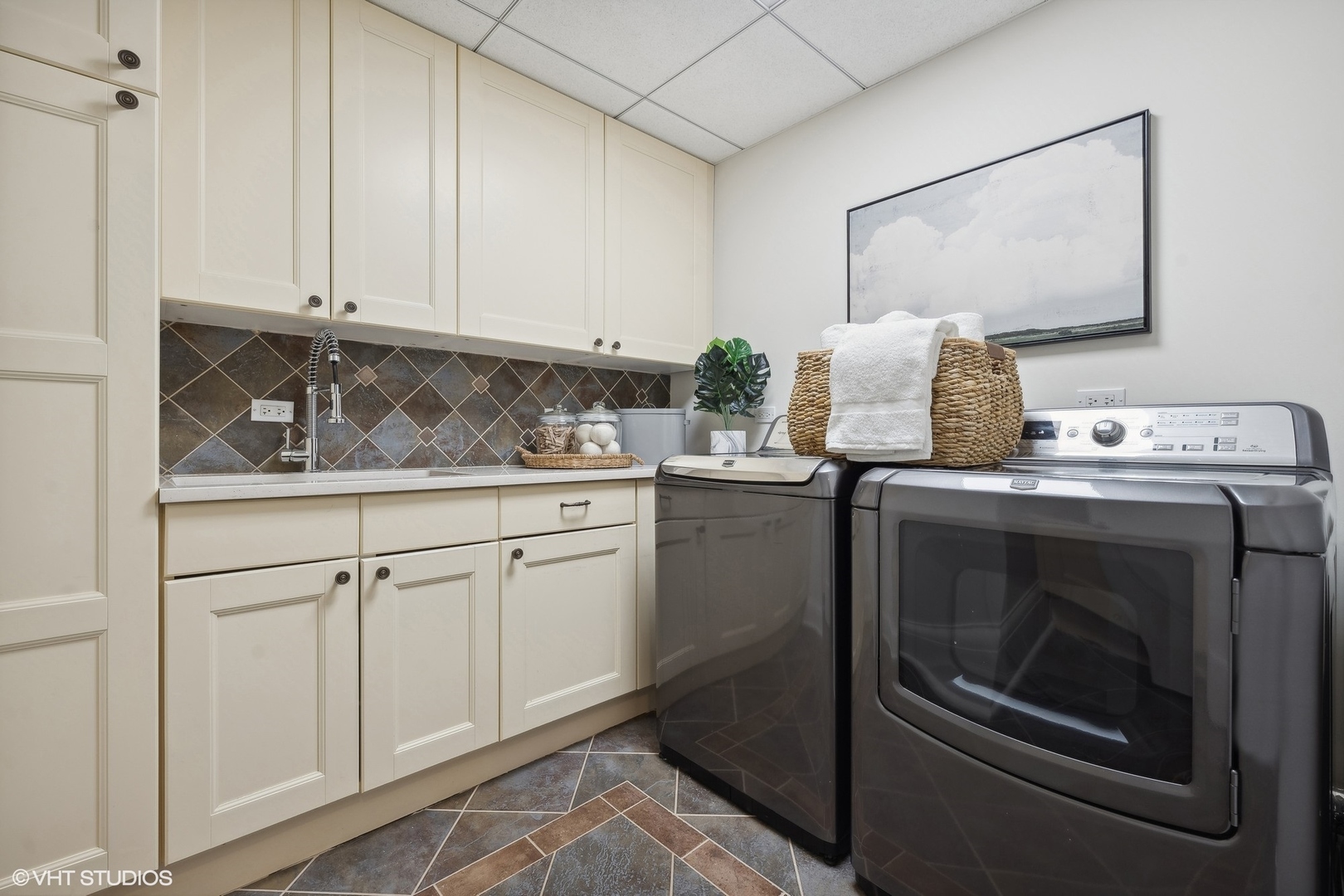 270 E Pearson Street 701-801 Property Photo 35