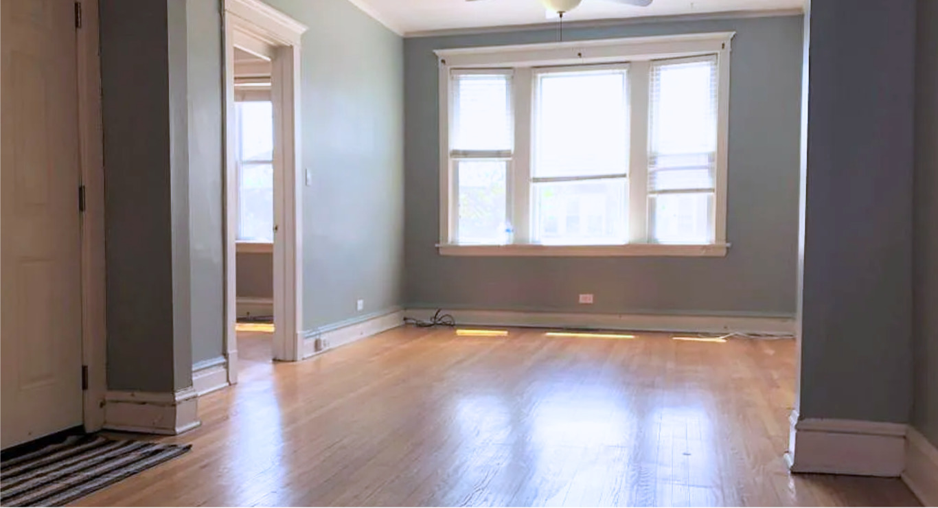 2054 W Roscoe St Property Photo 20