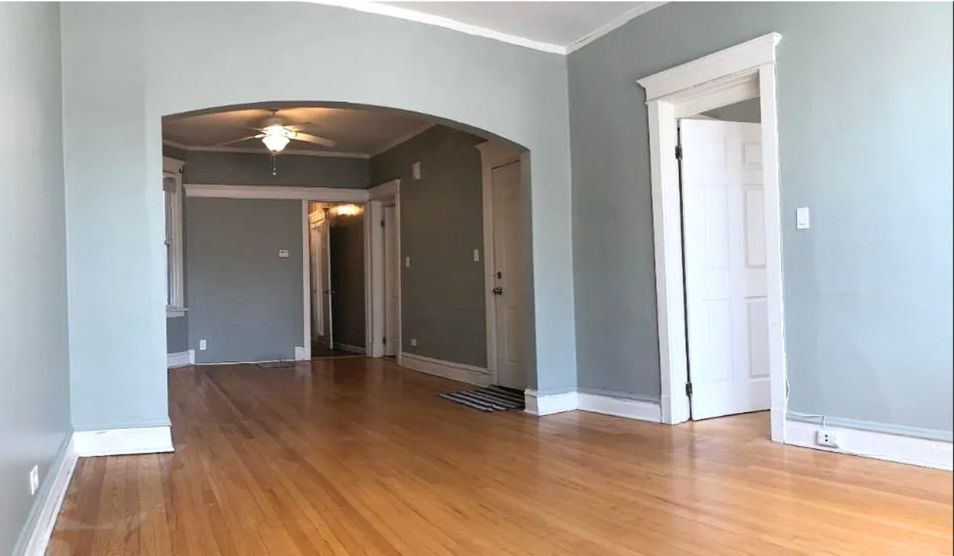 2054 W Roscoe St Property Photo 21