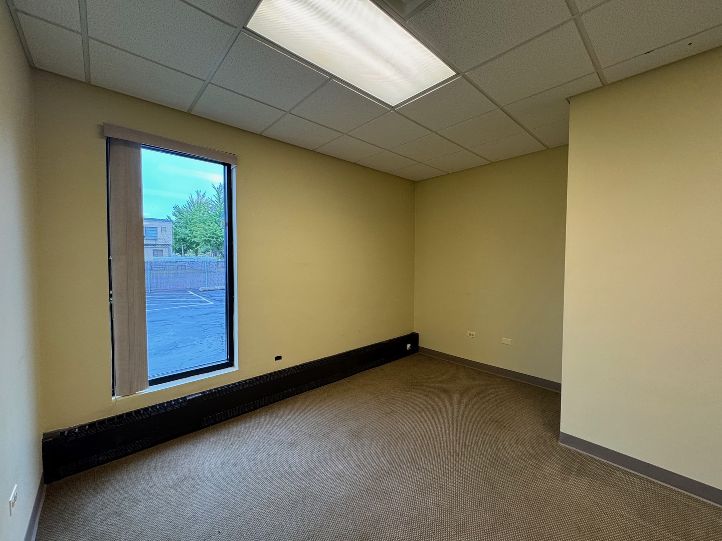633 Rogers St Property Photo 3