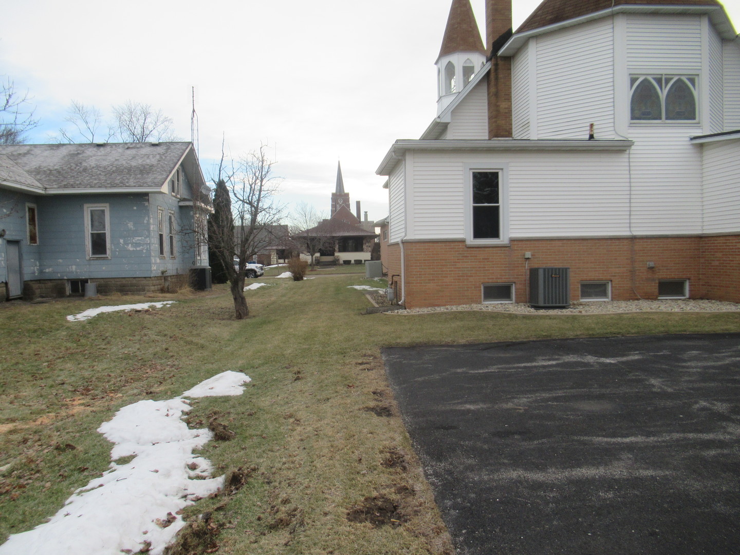 313 S Main St Property Photo 9