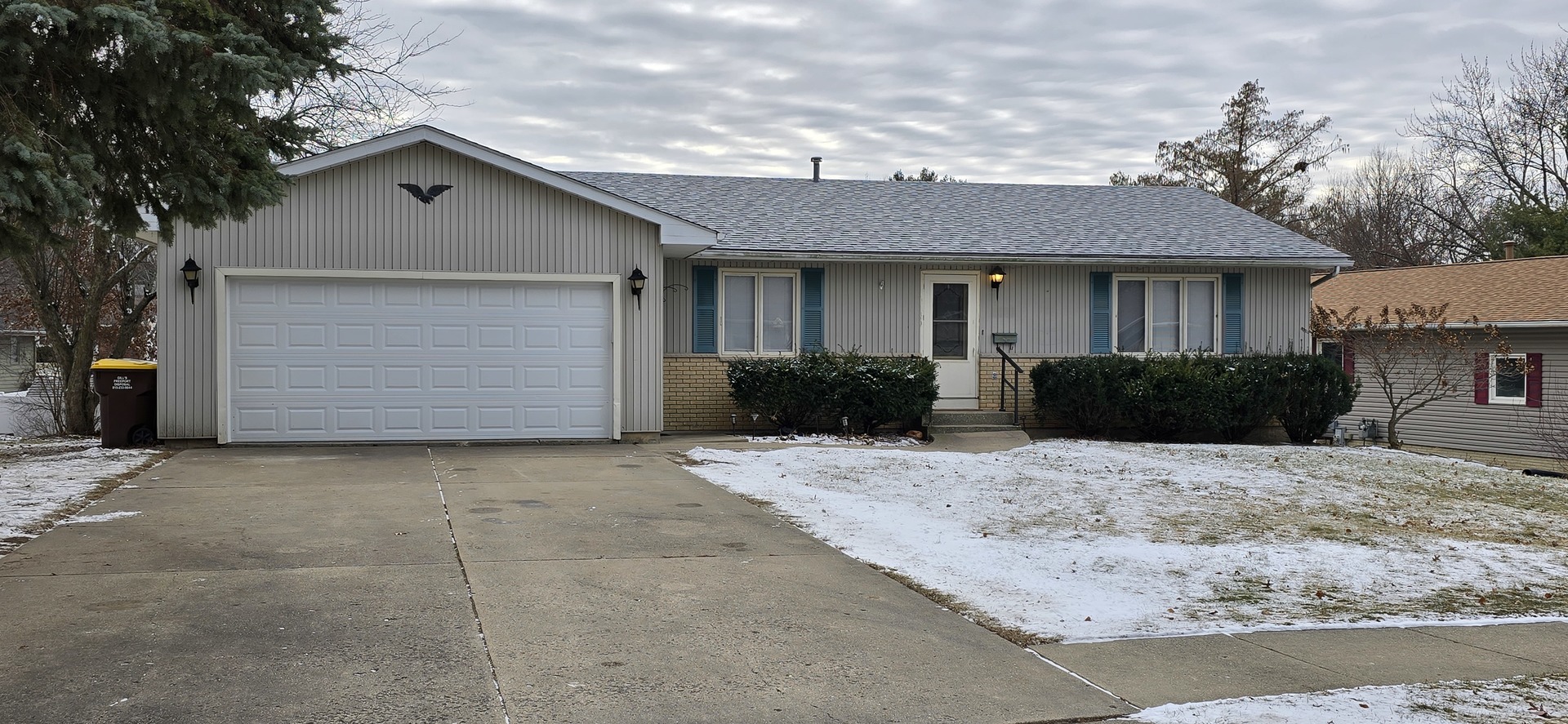 556 N Greenfield Drive Property Photo