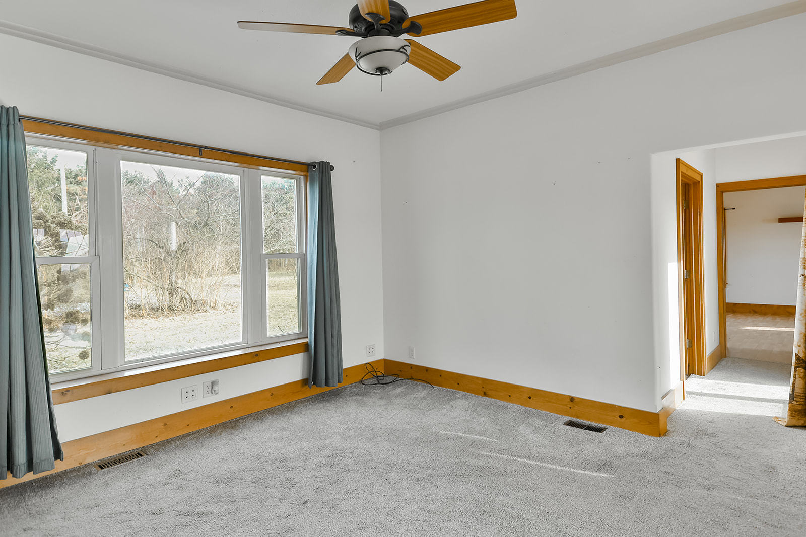 18968 Hurd Road Property Photo 5