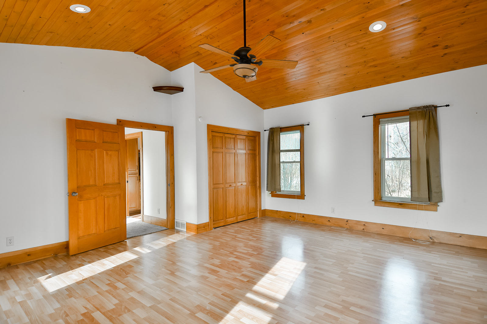 18968 Hurd Road Property Photo 15