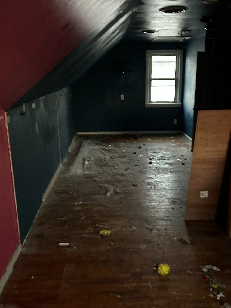 418 E Chestnut Street Property Photo 5