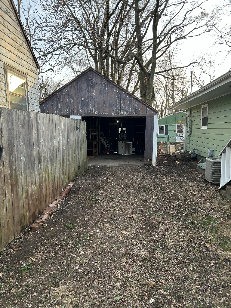 418 E Chestnut Street Property Photo 6