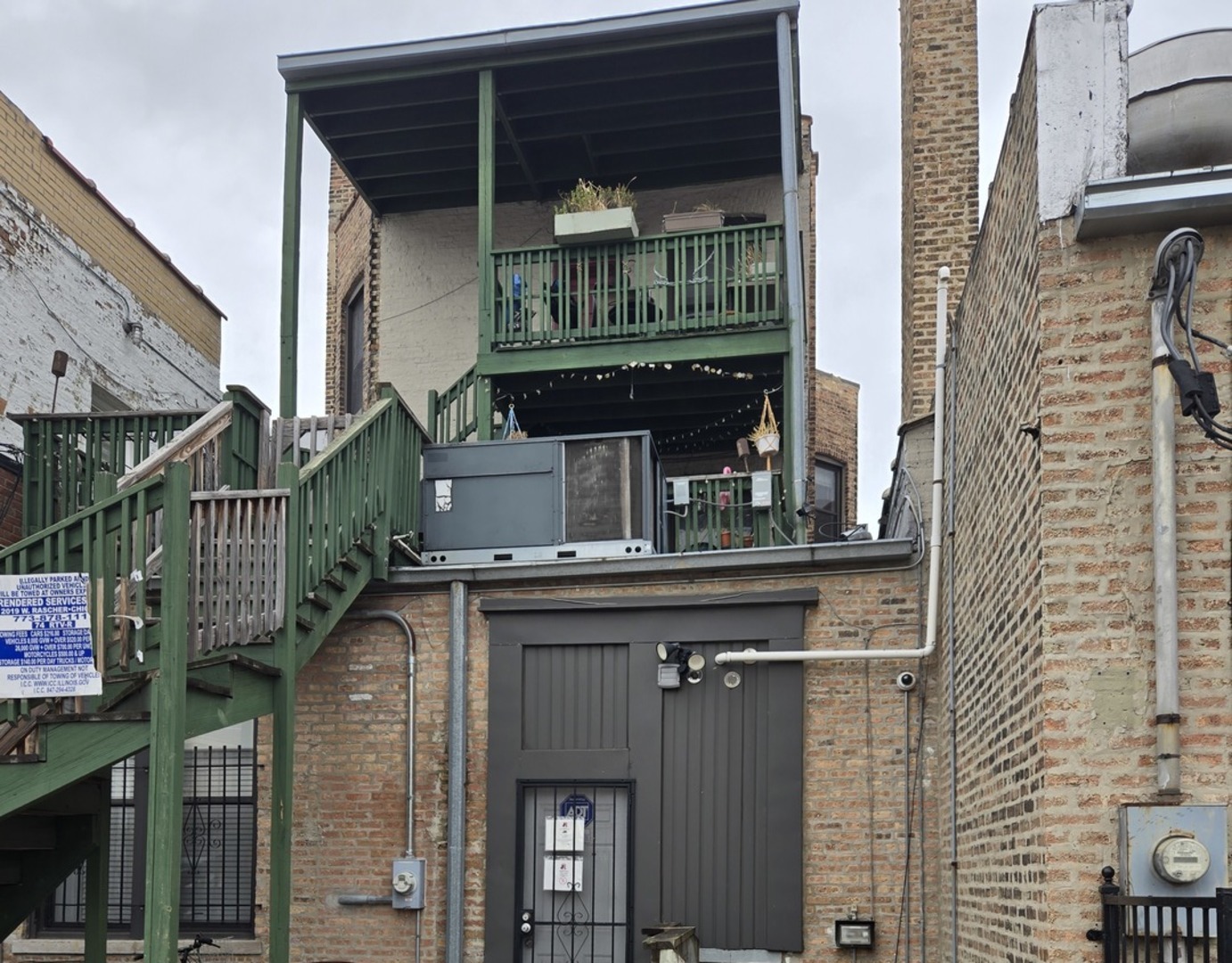 5208 N Clark St Property Photo 10