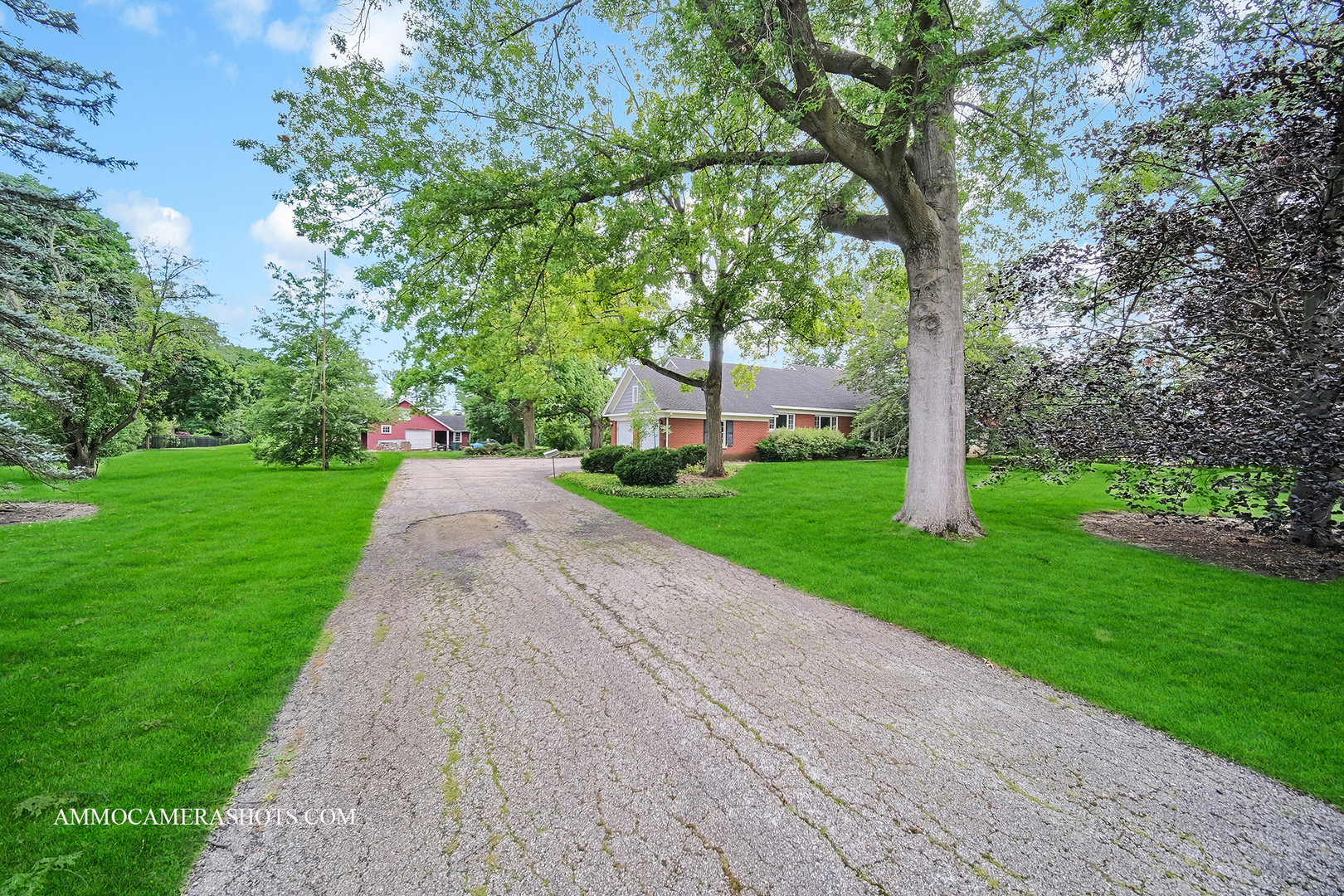 116 E Farnham Ln Property Photo 10