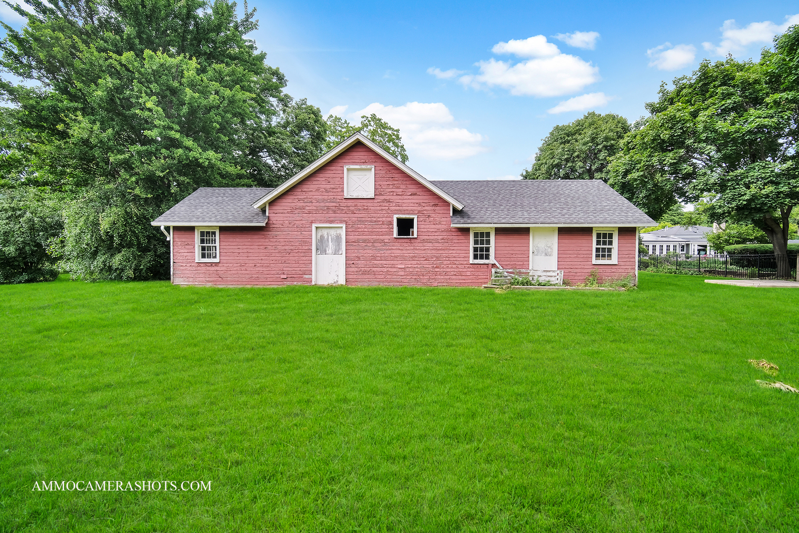 116 E Farnham Ln Property Photo 24