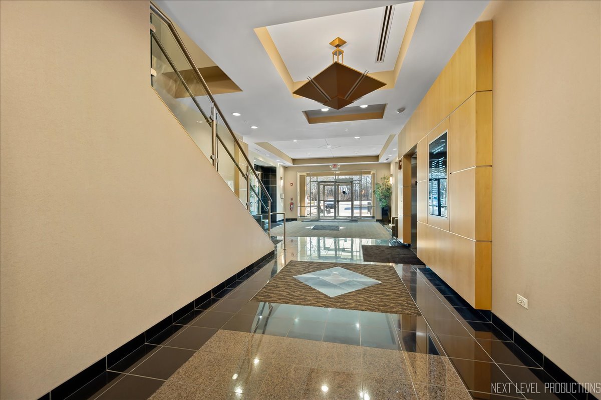 2323 Naperville Rd Property Photo 4