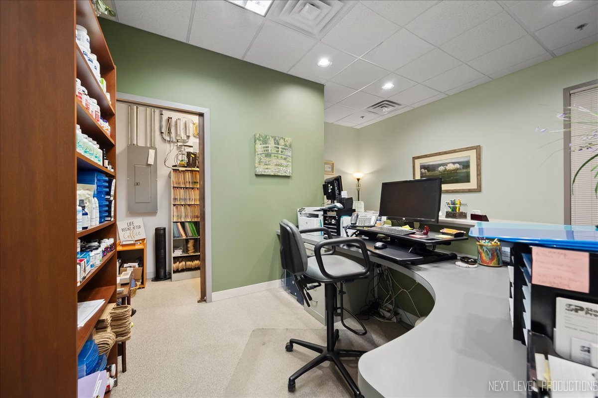 2323 Naperville Rd Property Photo 7