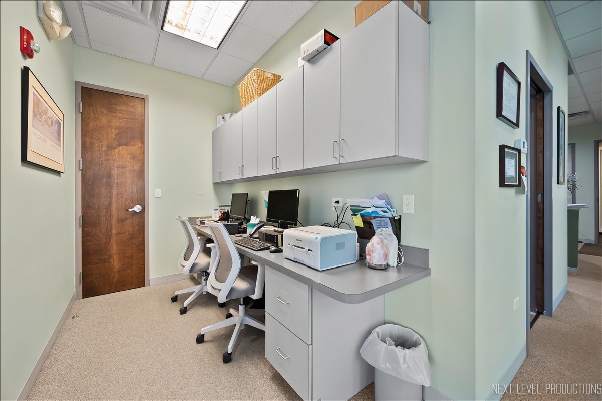 2323 Naperville Rd Property Photo 13