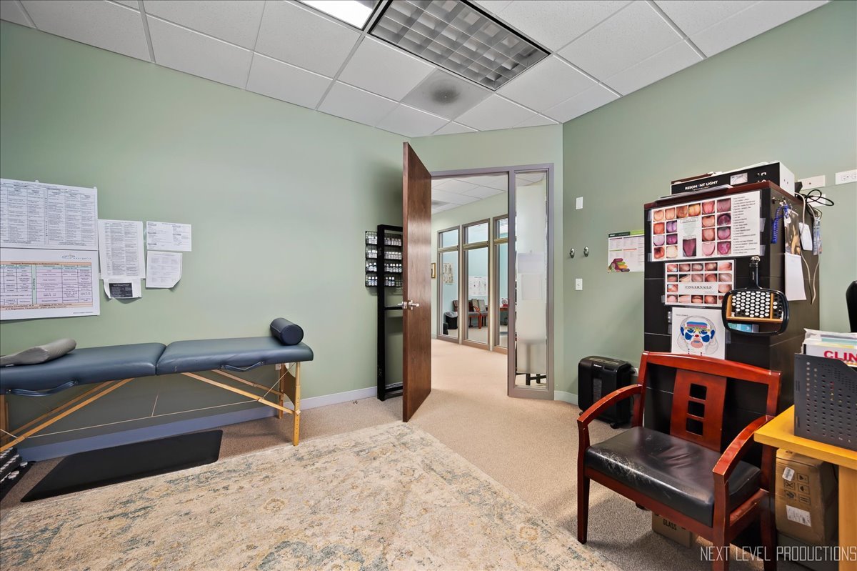 2323 Naperville Rd Property Photo 15