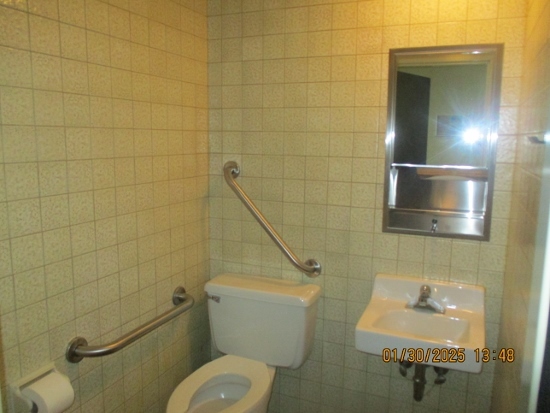 300 N Hammes Avenue C Property Photo 16