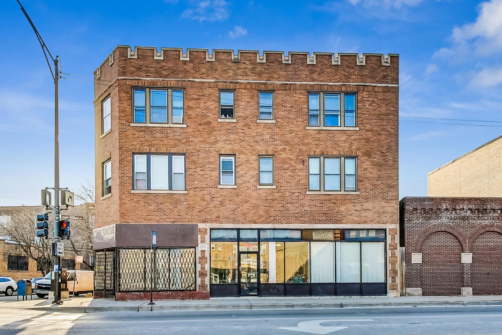 6600 N Clark Street Property Photo 2