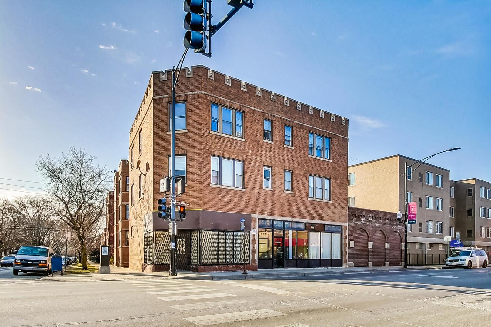 6600 N Clark Street Property Photo 3