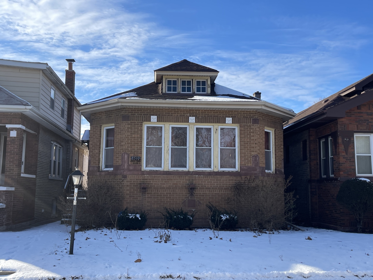 8510 S Blackstone Avenue Property Photo