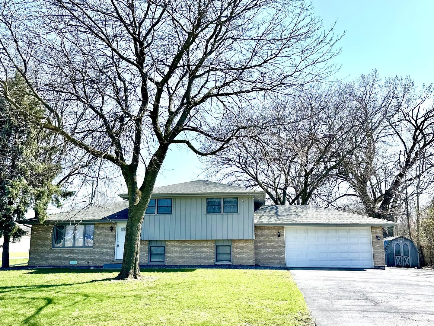 1001 172nd Street Property Photo