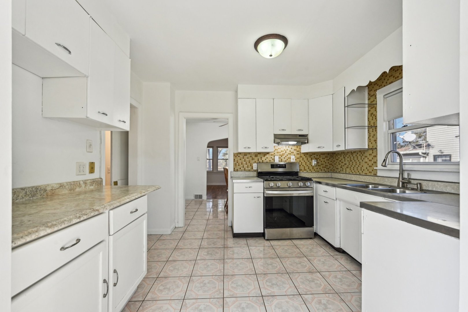 939 N Grace Street Property Photo 13