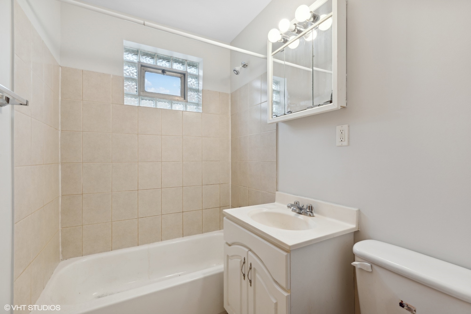 8033 S Kirkland Avenue Property Photo 6