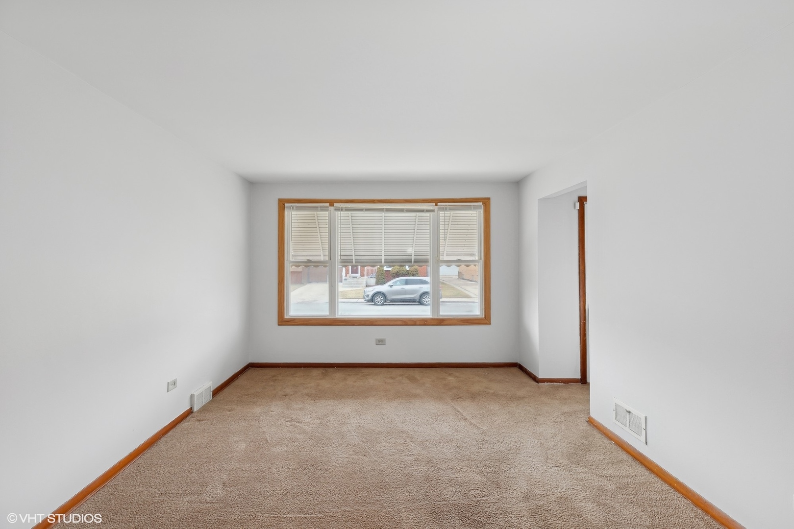 8033 S Kirkland Avenue Property Photo 8