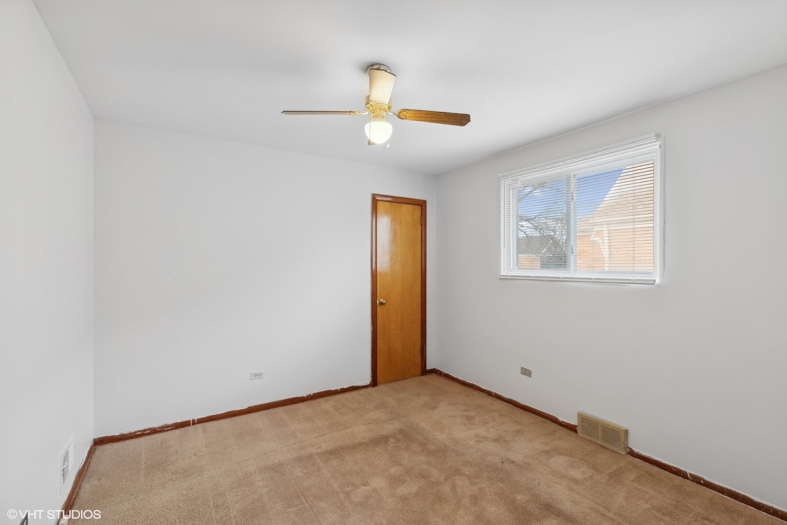 8033 S Kirkland Avenue Property Photo 10