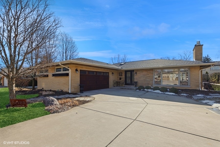 7 Larkspur Ln Property Photo