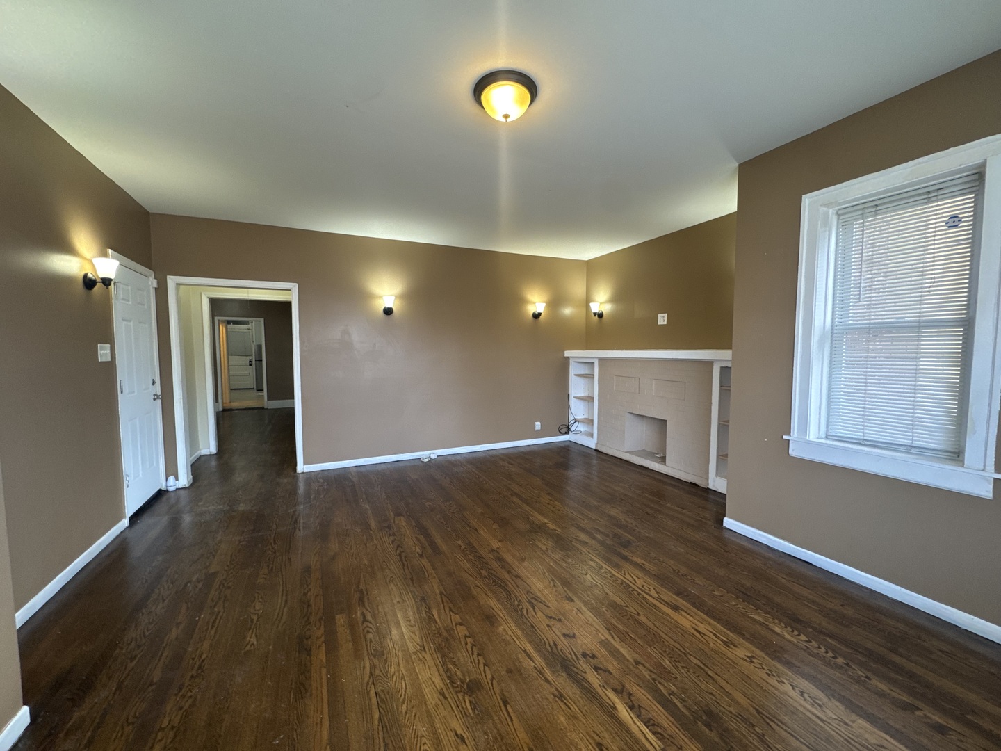 7613 S East End Avenue 1 Property Photo 3