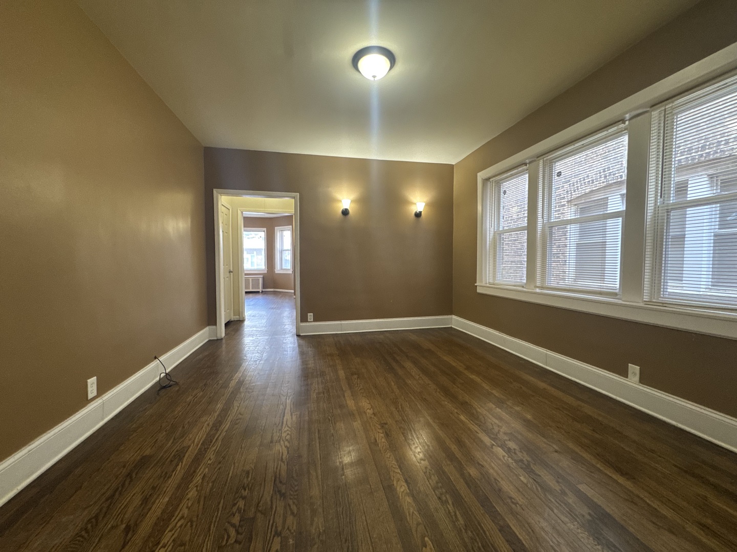 7613 S East End Avenue 1 Property Photo 6