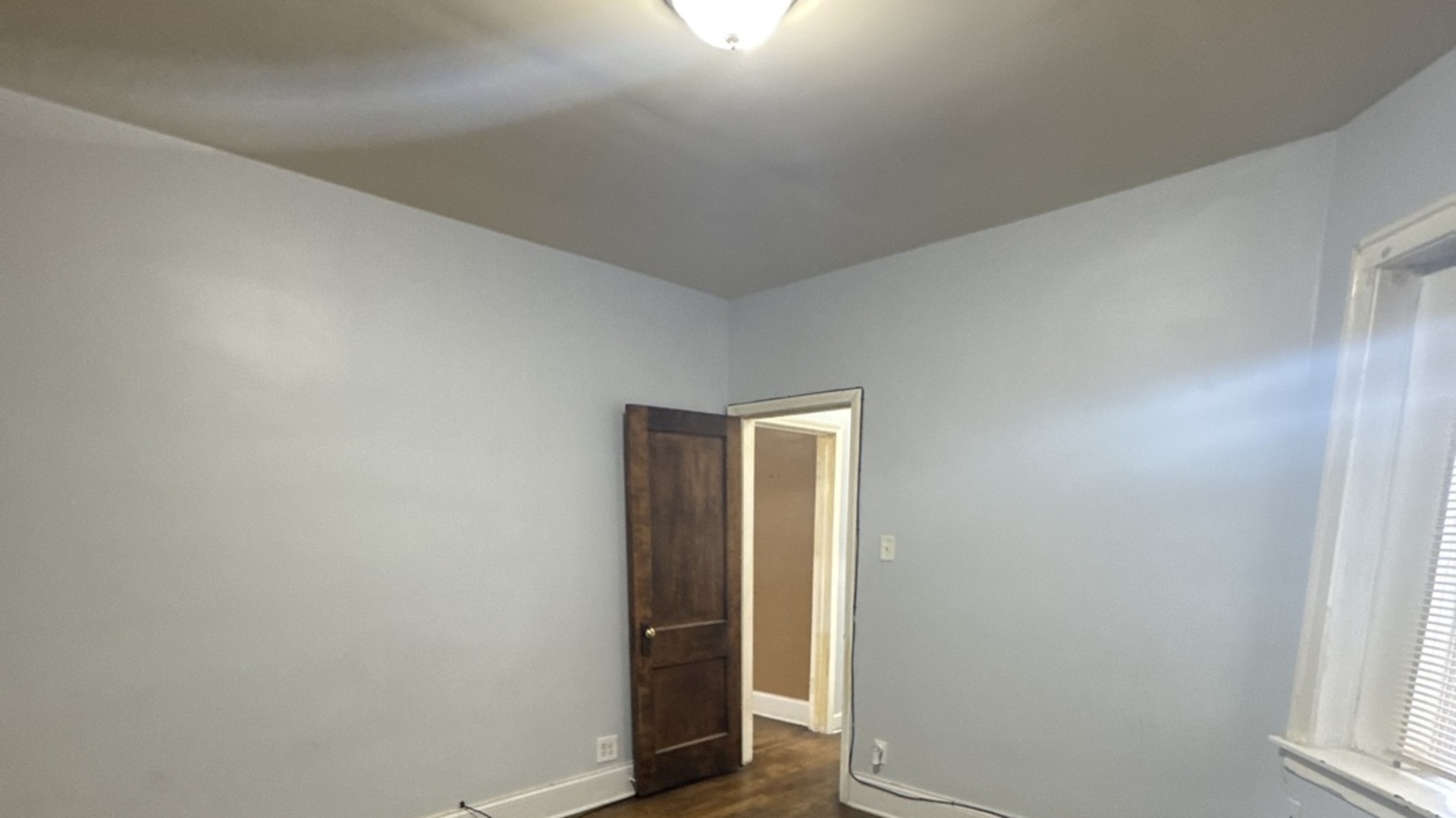 7613 S East End Avenue 1 Property Photo 9