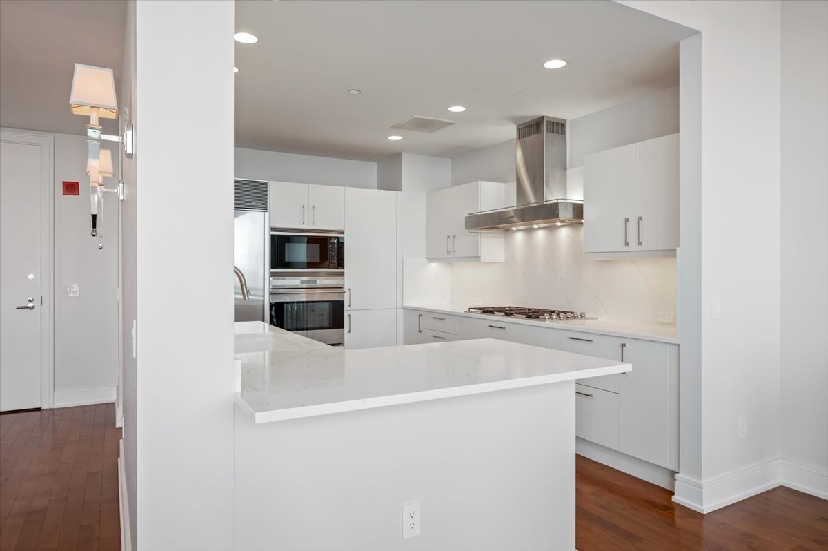 401 N Wabash Avenue 60f Property Photo 5