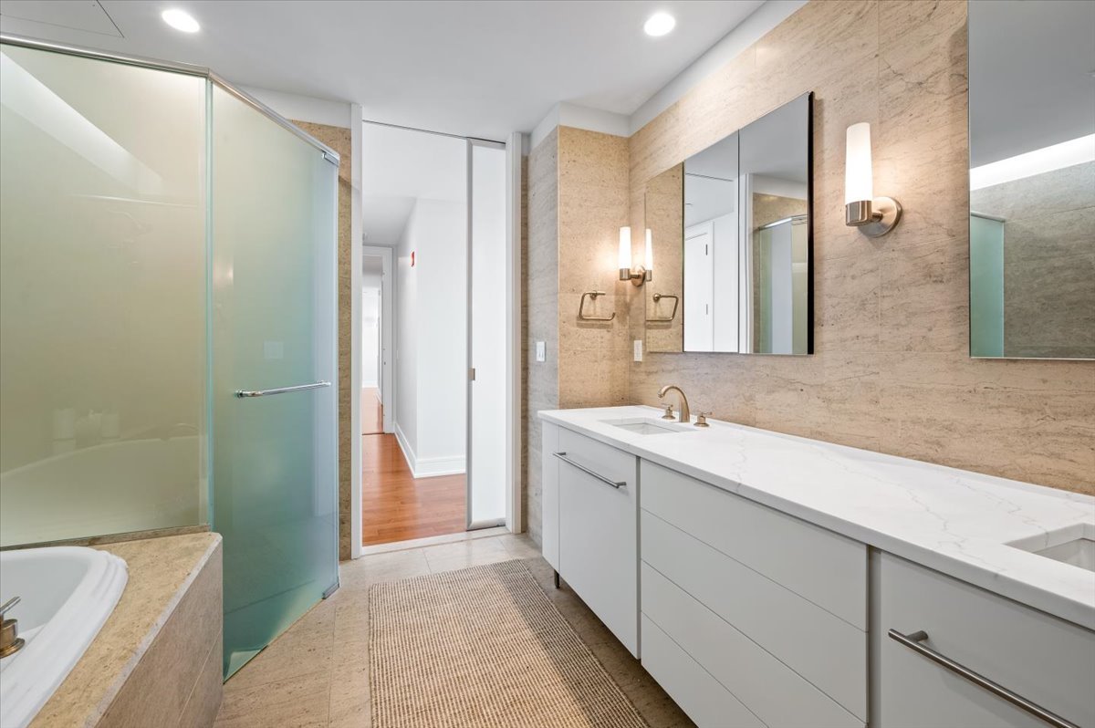 401 N Wabash Avenue 60f Property Photo 7