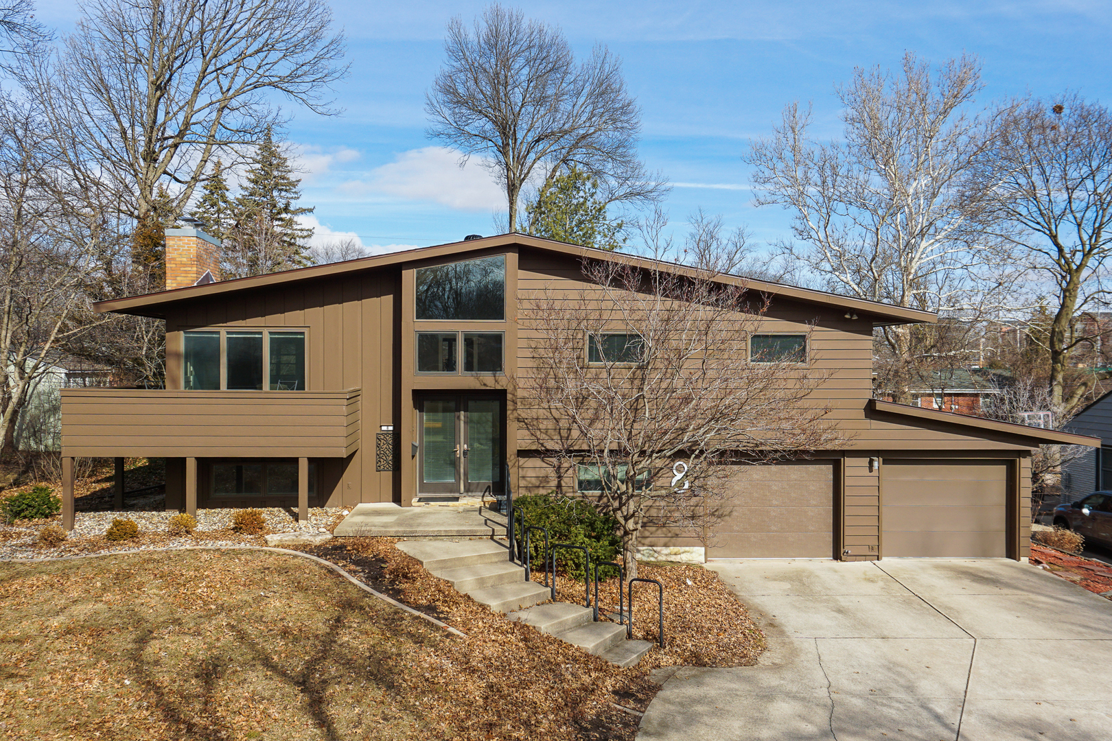 8 Knollcrest Court Property Photo 1