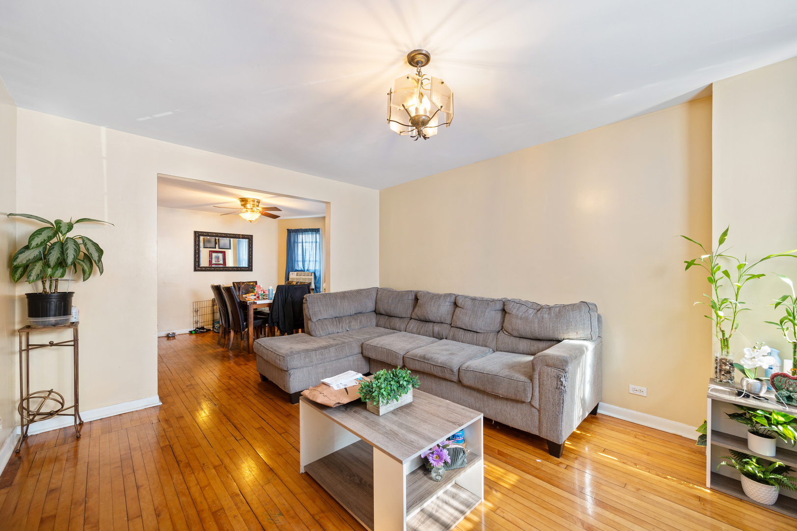 2109 N Karlov Avenue Property Photo 3