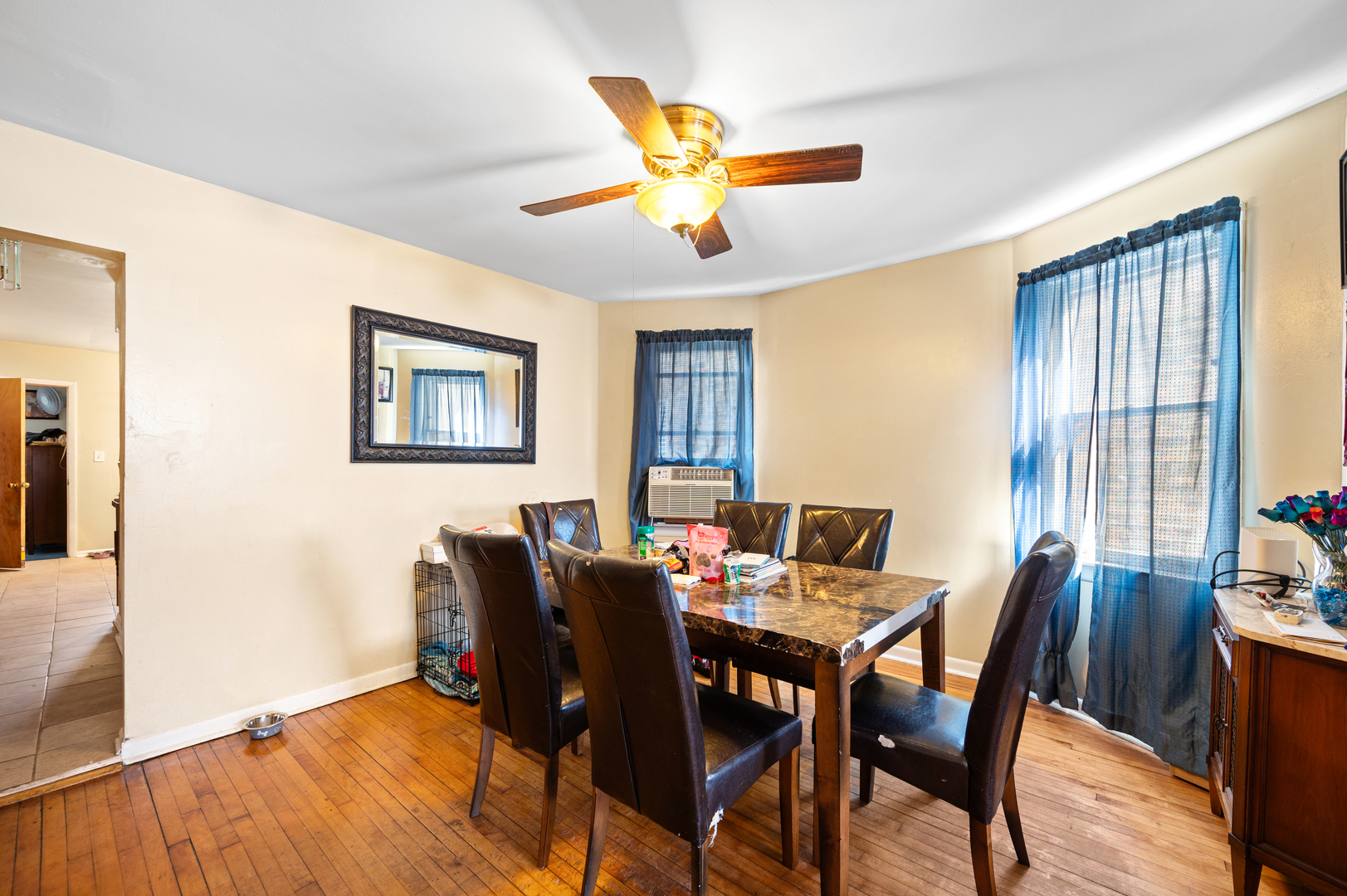 2109 N Karlov Avenue Property Photo 4