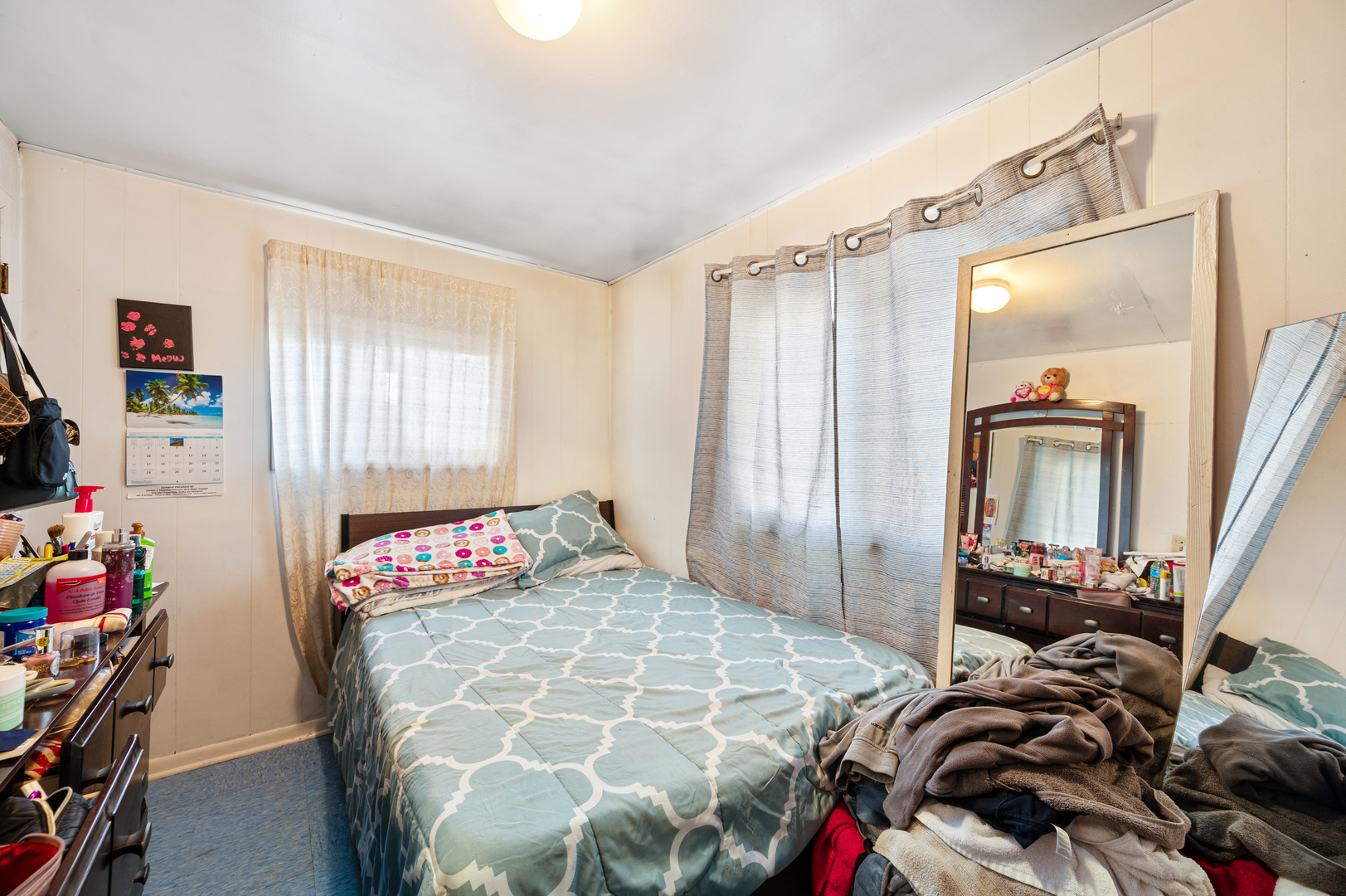 2109 N Karlov Avenue Property Photo 7