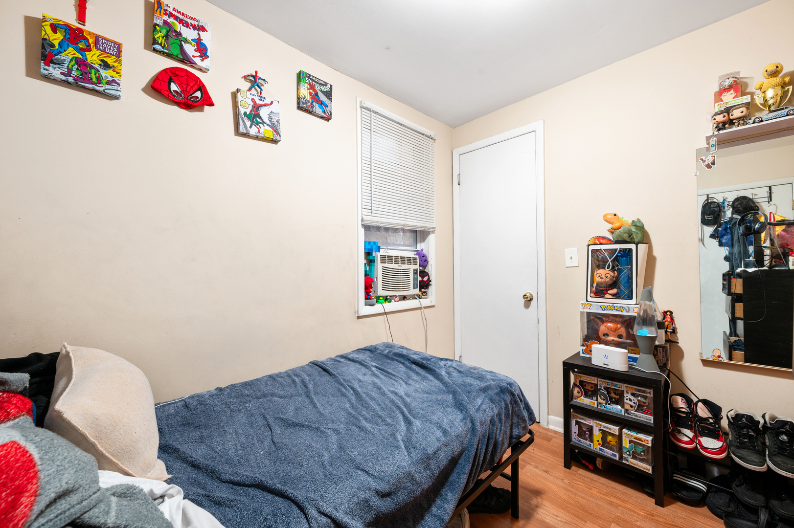 2109 N Karlov Avenue Property Photo 8