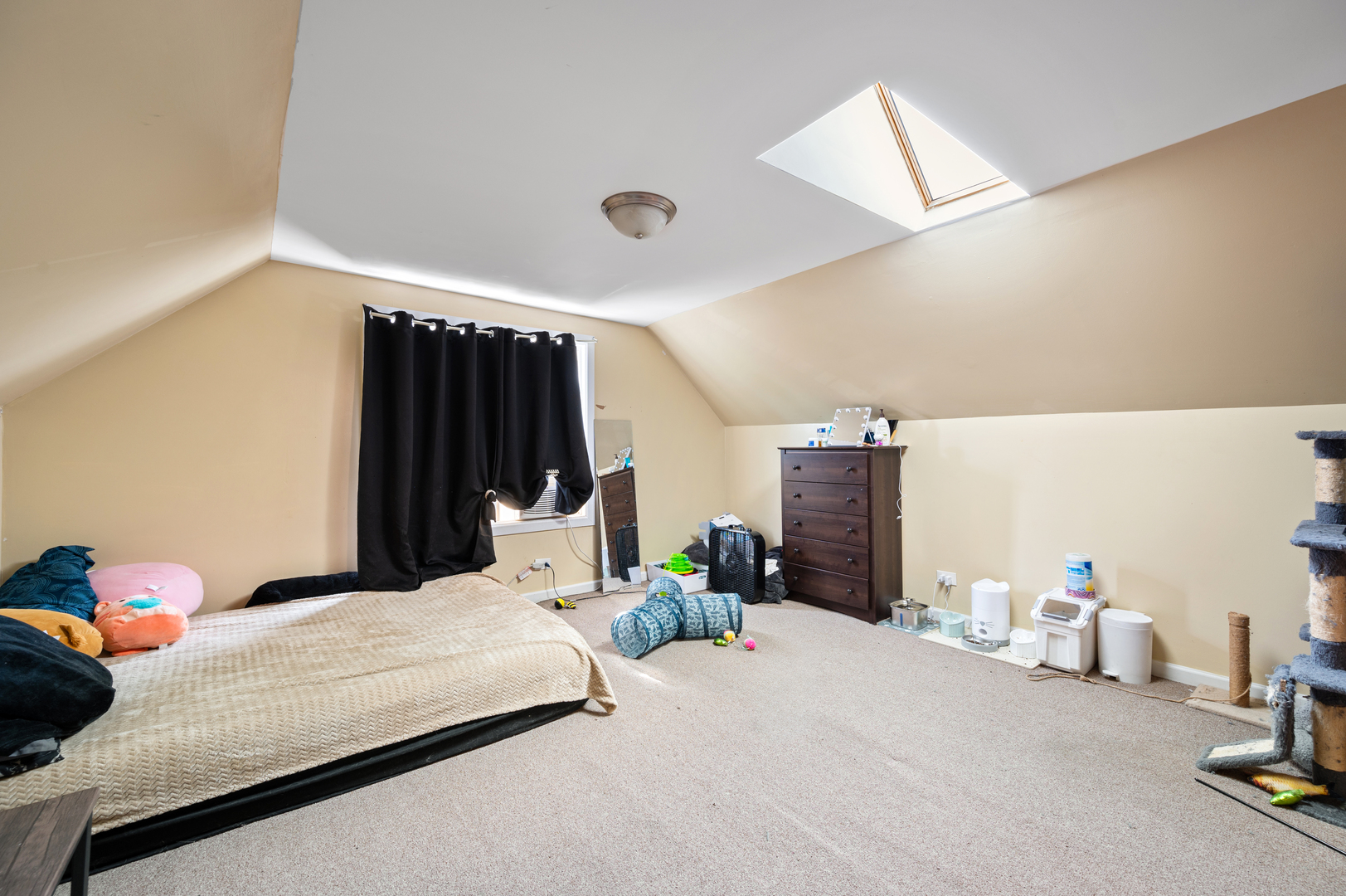2109 N Karlov Avenue Property Photo 11