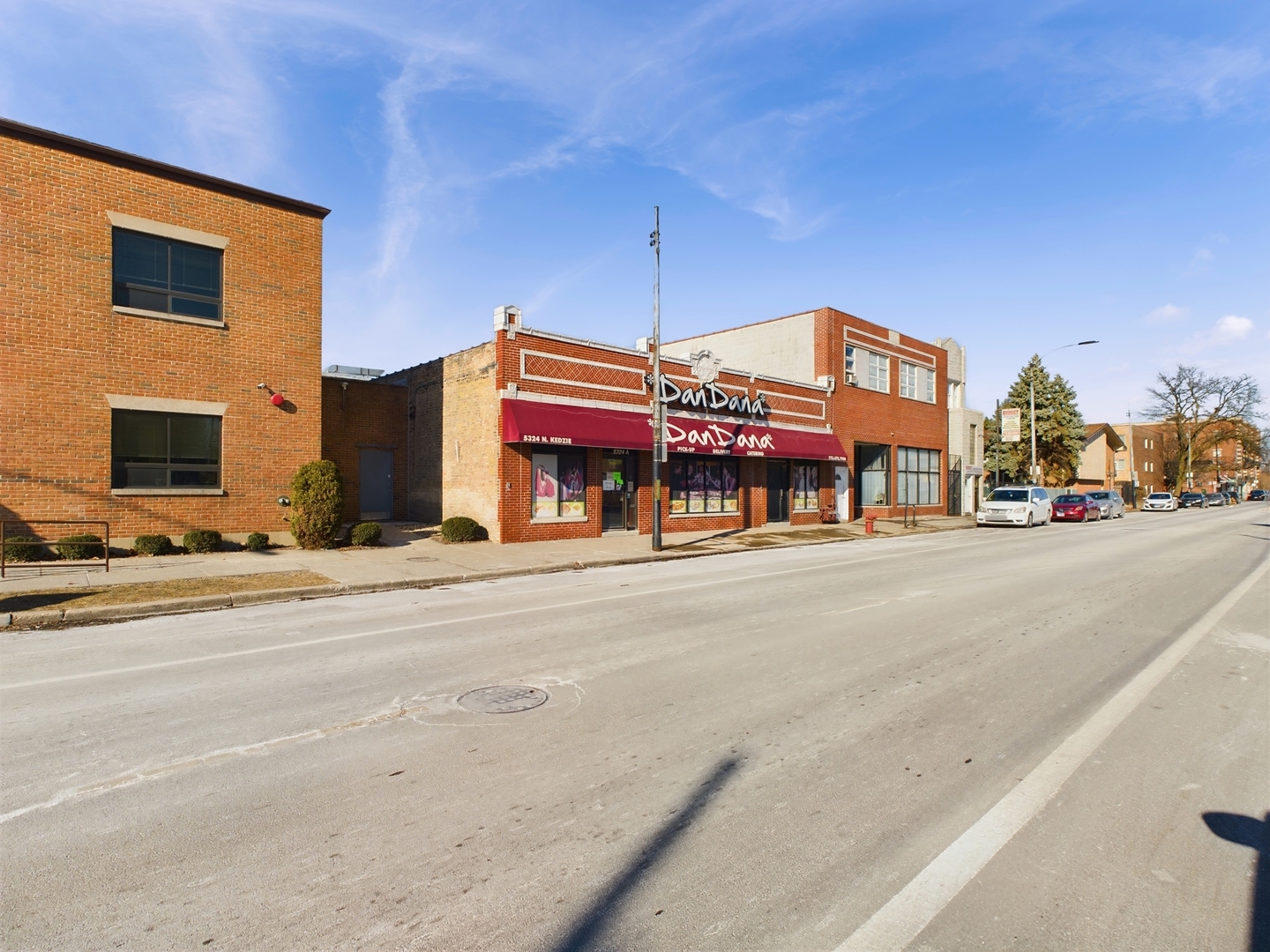 5324 N Kedzie Ave Property Photo 2