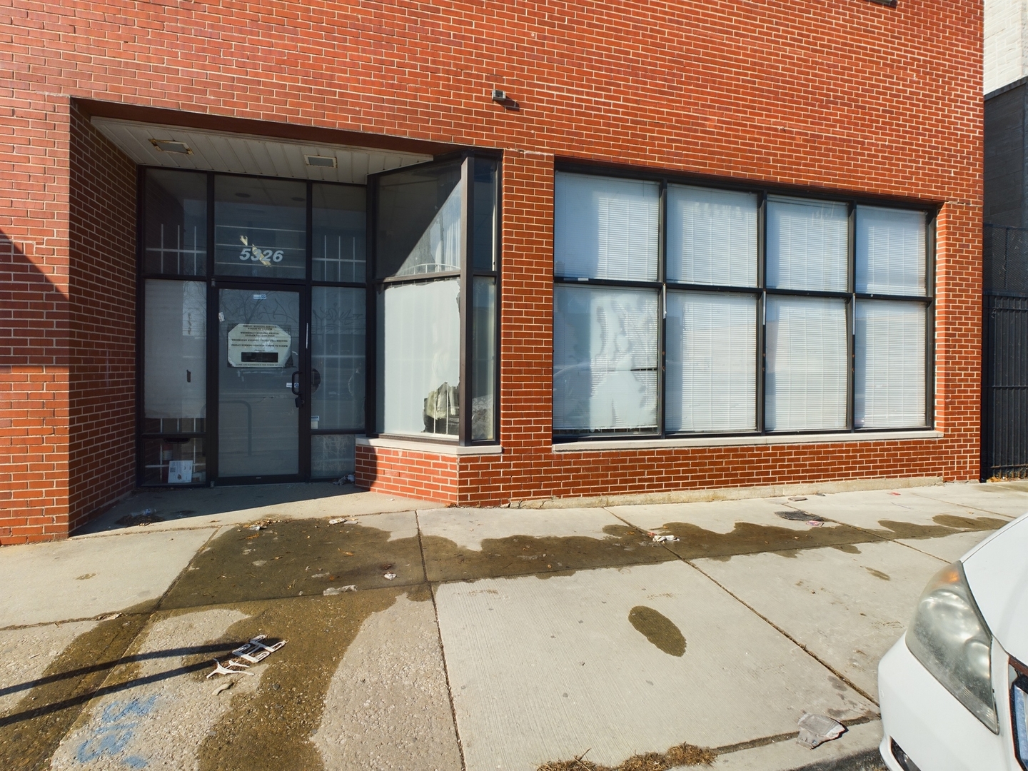 5326 N Kedzie Ave Property Photo 2