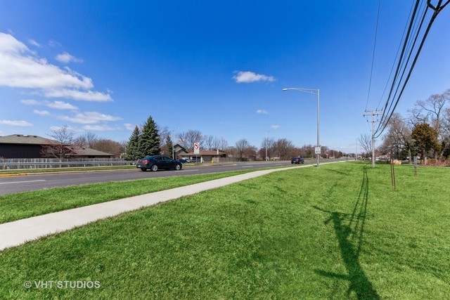 16949 S Harlem Avenue Property Photo 4