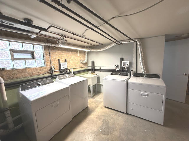 556 Barton Avenue Property Photo 40