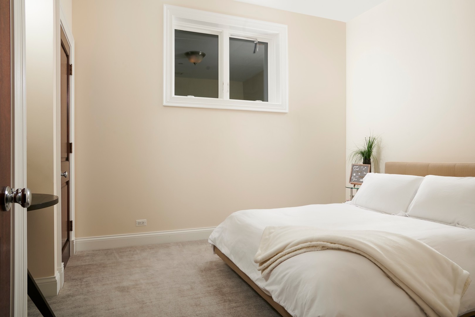 1838 N Burling Street Property Photo 38