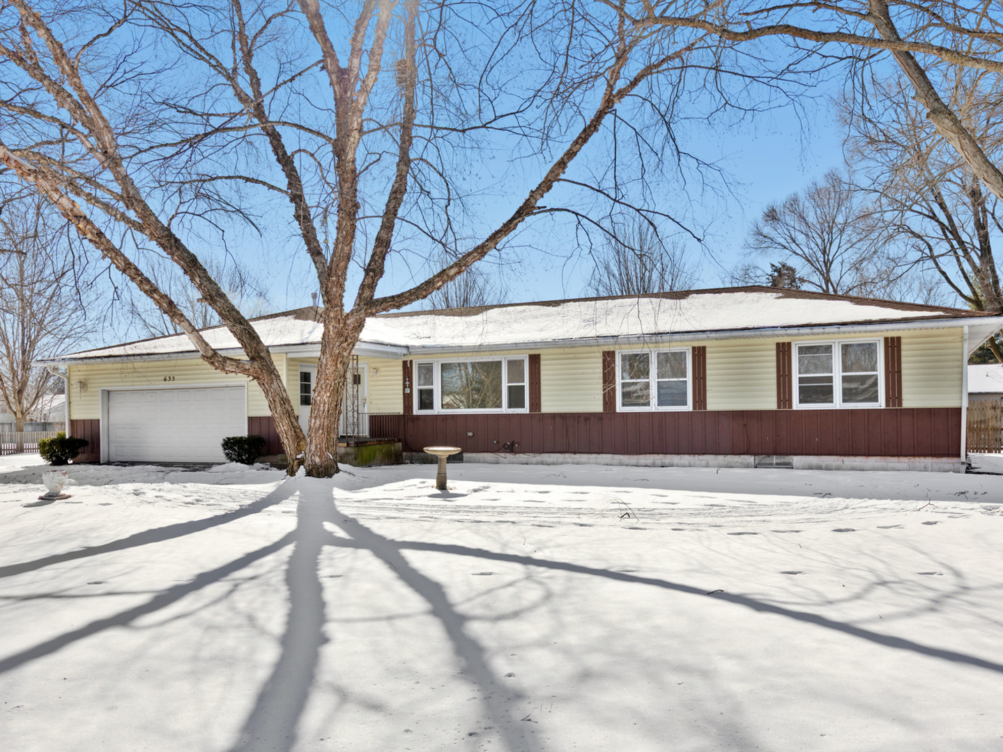 165 Real Estate Listings Main Image