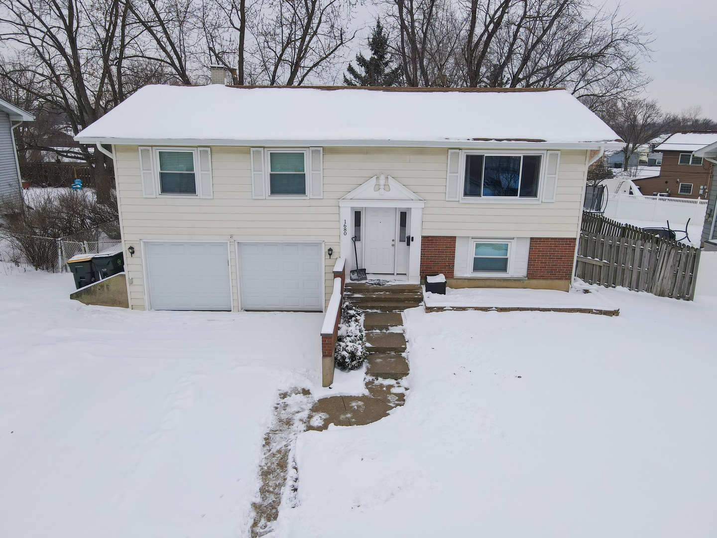 1680 Chippendale Road Property Photo